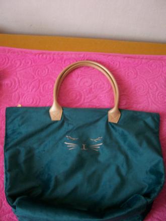 Smaragdovo-zelená ľahká cestovná taška,