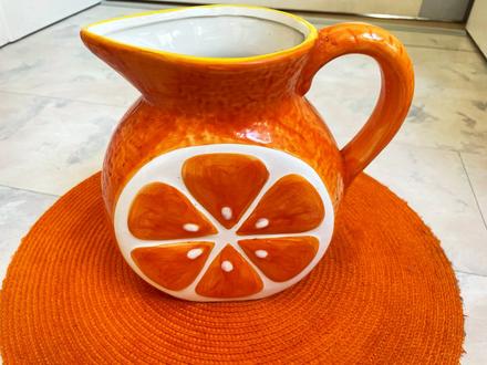 Keramický dekoratívny džbán,