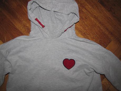 Mikina so srdiečkom, ovs,158