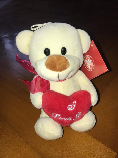 Plyšový medvedík so srdcom,