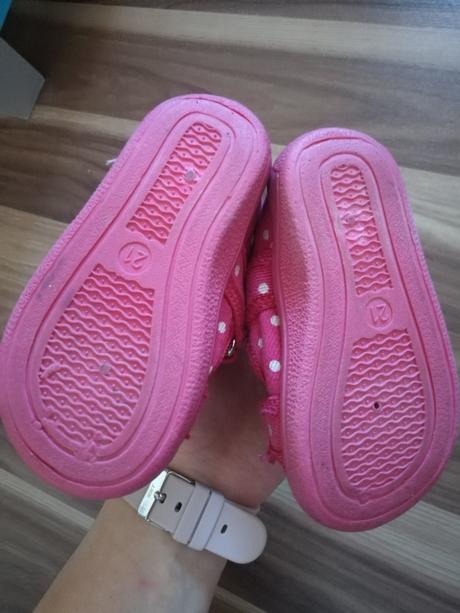 Sandalky, ren but,21