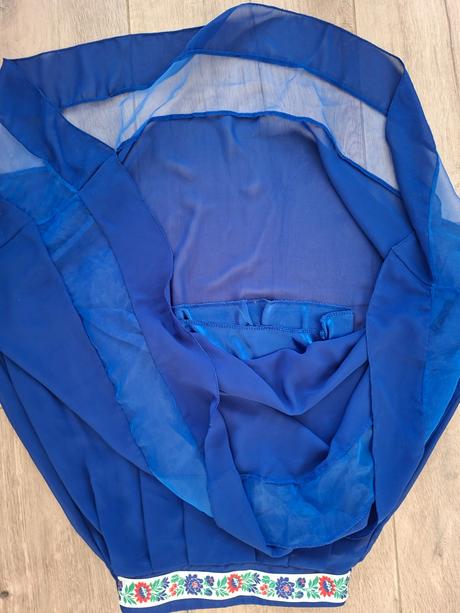 Sukna s ludovym motivom, s