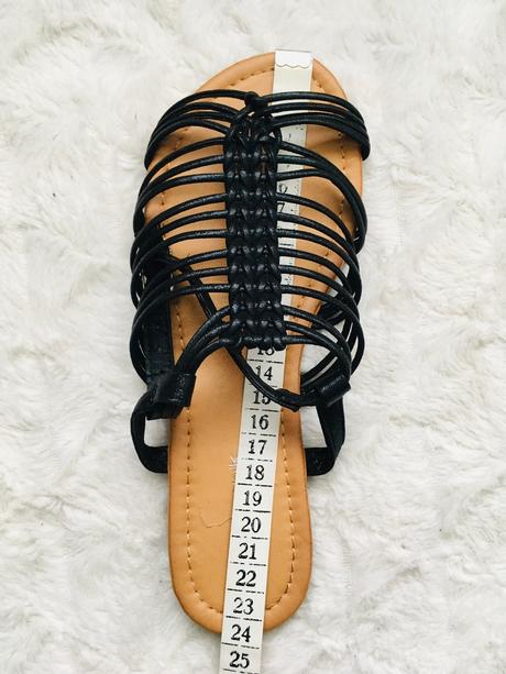 Cierne sandalky, 37
