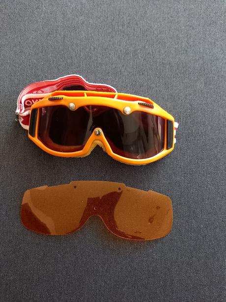 Lyžiarske okuliare,