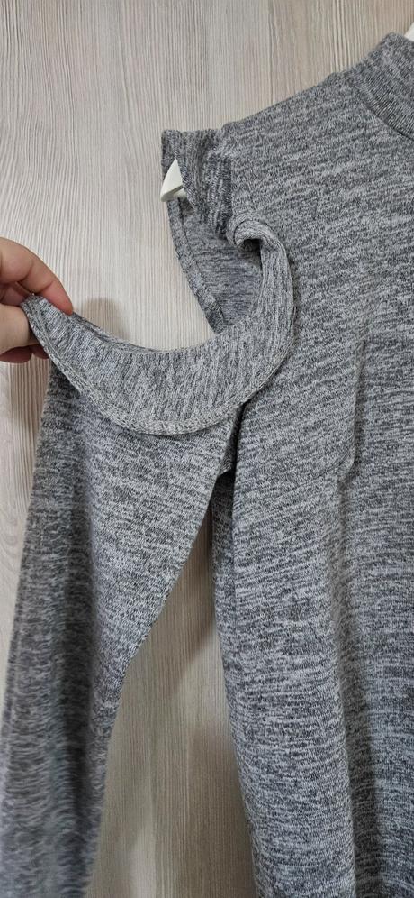 Sivý pulover, m