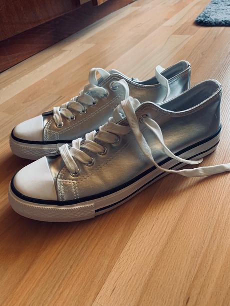 Strieborné tenisky, 40