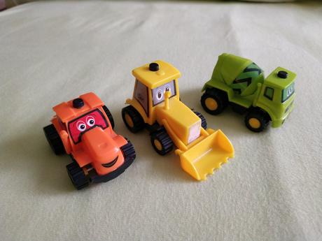 Traktor, nakladac, domiesavac, 