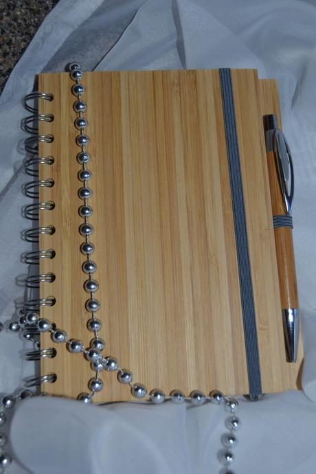 Bambusový zápisník a5 s perom,