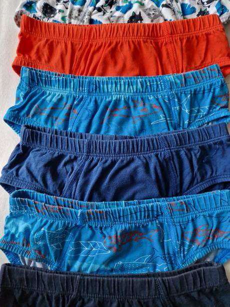 25ša-trenky 134/140, 134