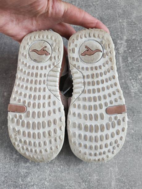 Sandálky, kangaroos,26