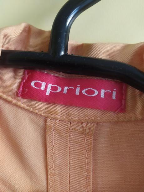 Marhulova bundička, 40