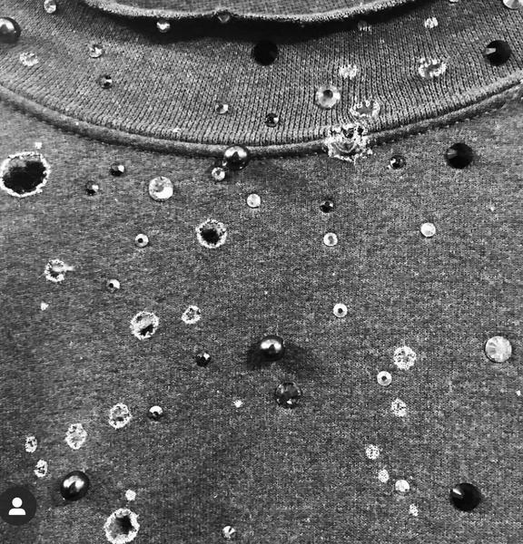 Ako urobím dierky do látky?