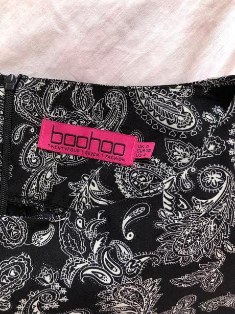 Overál krátky boohoo, 36