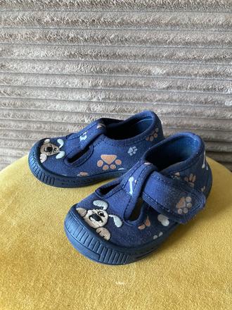 Papučky so psíkom, 21