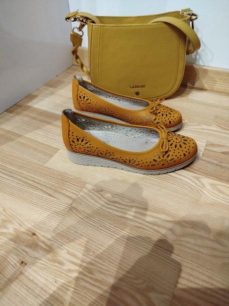 Celokožene topánky, lasocki,38