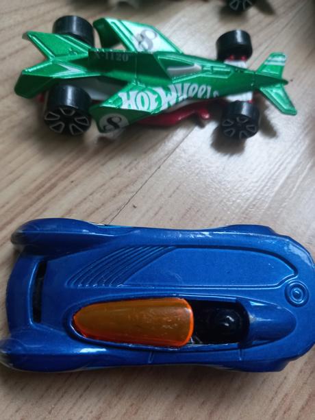 Hot wheels autíčka kus za 3,90, 