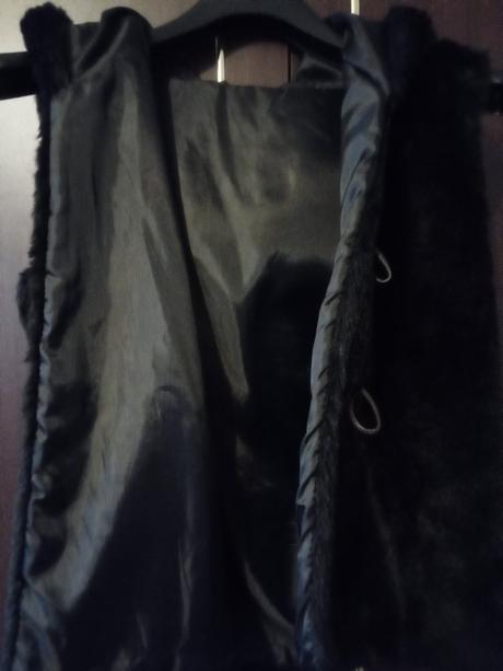 Čierna kožušinkova vesta, next,40