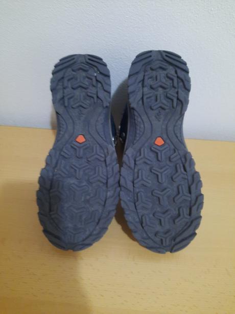 Turistická obuv zn. decathlon, 37