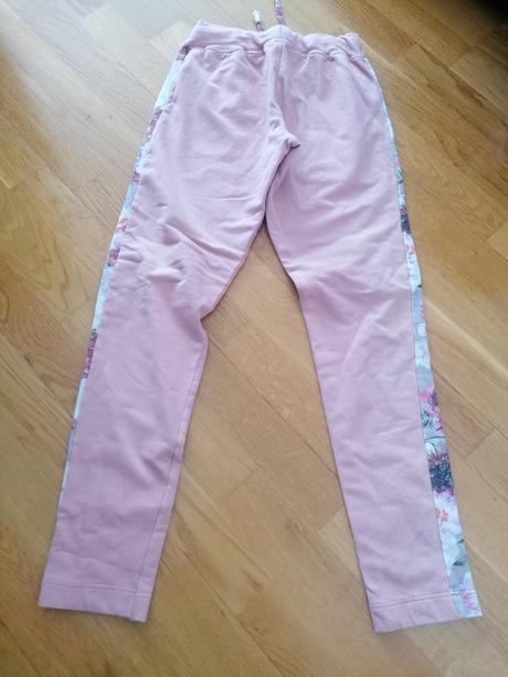 Tepláky modelko, modelko,146