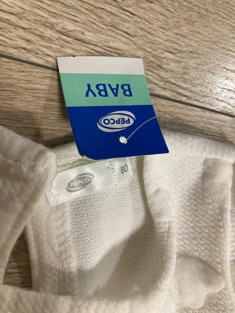 Nove saty 80 a ponozky 18-22 pepci, 80