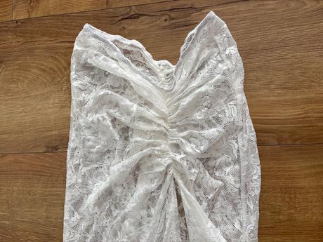 Čipkované body so sukňou, l