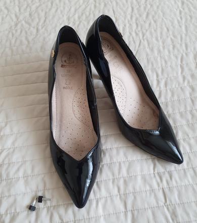 Krásne lakované lodičky, 38