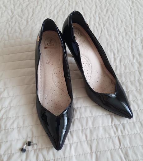 Krásne lakované lodičky, 38