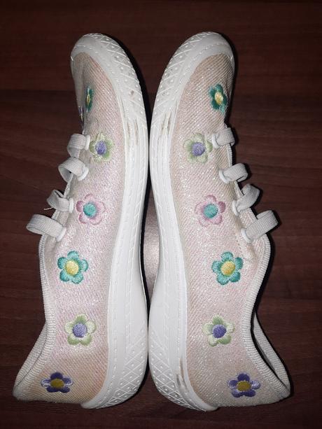 Plátenky-prezuvky (vd 20 cm), 33