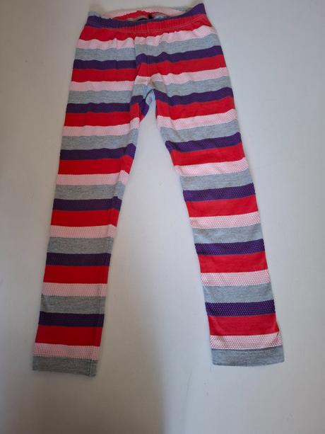 Farebné legíny, 104