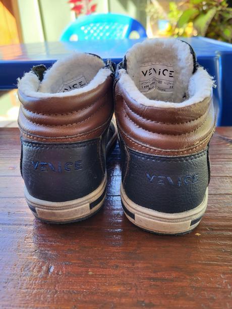 Topanky+doporučené poštovné, deichmann,25