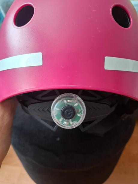 Prilba so svetlom, xs