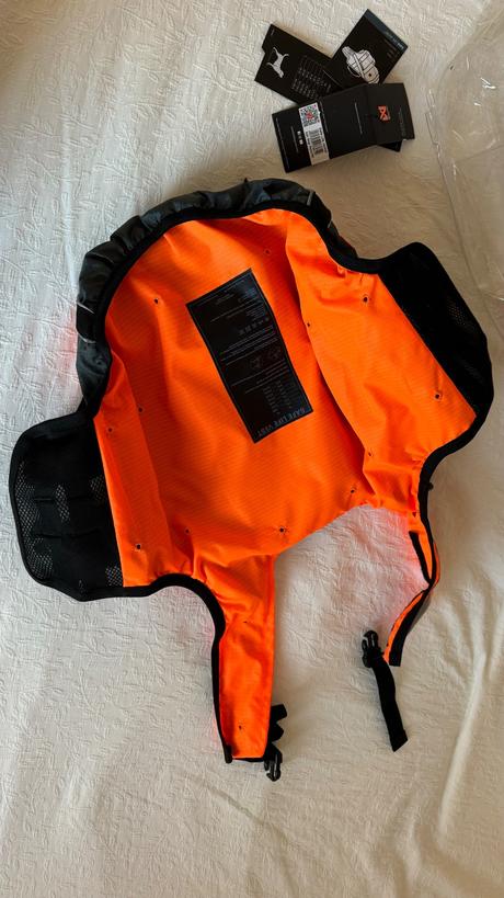 Non-stop plavacia vesta pre psa vel. 6,