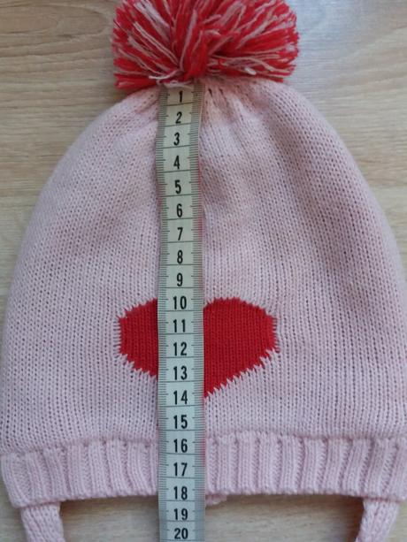 Brmbolcová čiapka, lupilu,80