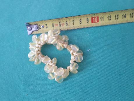 Gumicka do vlasov zlta s "kamienkami", 