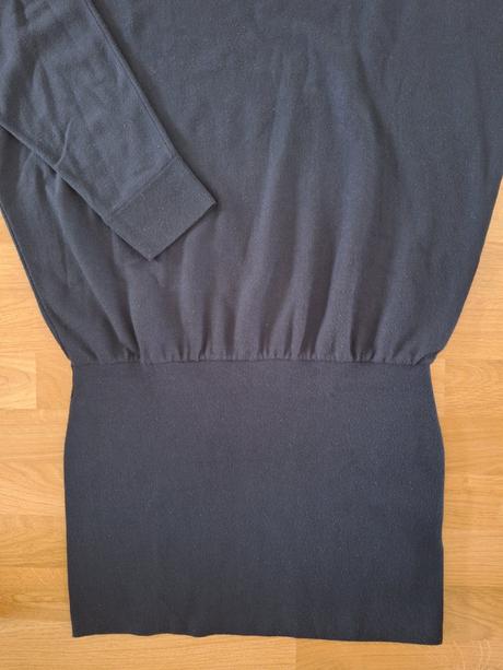 Svetríkové šaty, 38