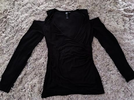 Tričko s výstrihmi, m