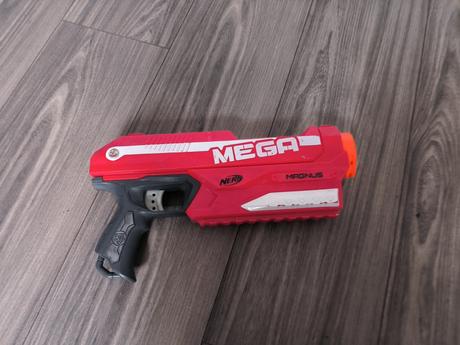 Nerf mega magnus, 