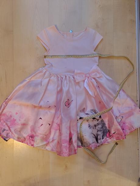 Slávnostné šaty, 128