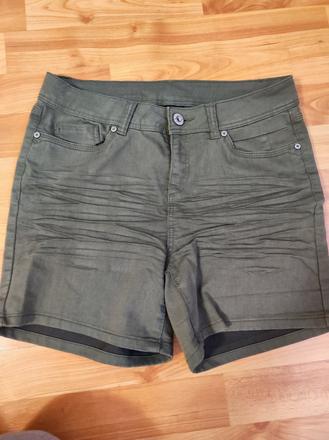 Strečové šortky, 36