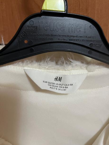 Spoločenské šaty, 134