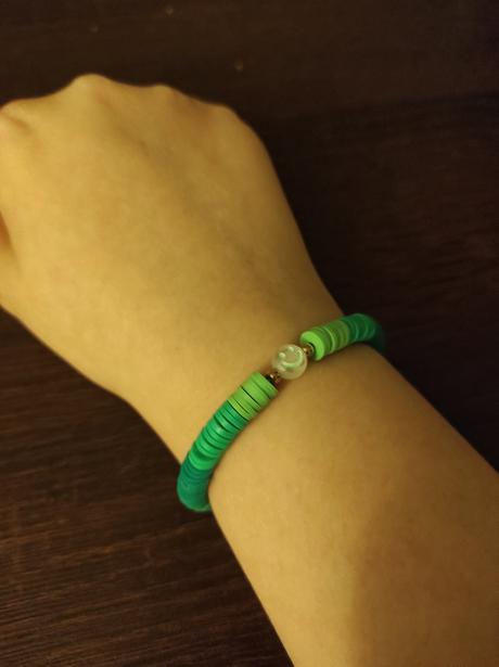 Zelený handmade náramok,
