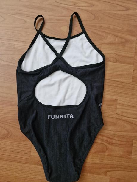 Dievcenske treningove plavky_funkita_medved, 164