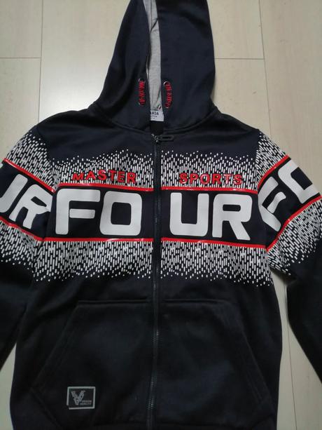 Mikina pre chlapcov znackova viacfarebna vel 14 r., 164