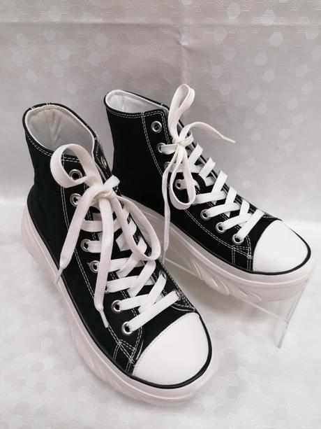 Dámske tenisky zn.skechers 24220318 z+b+ca, skechers,37 / 38 / 39
