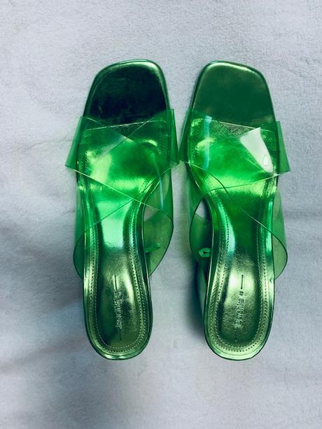 Šľapky kožené s vinylom na hrubom opätku bershka, bershka,40