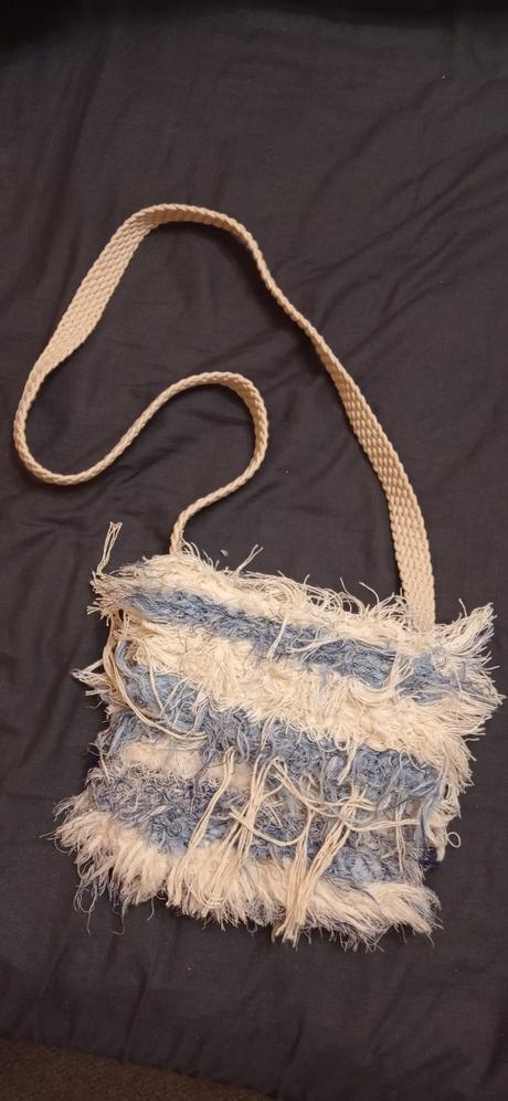 Háčkovaná malá kabelka, 