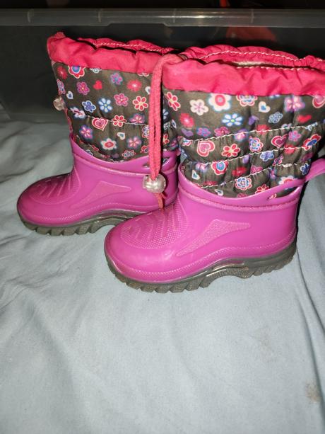 Nádherné praktické gumáky /čižmy, 24