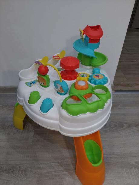 Hrací stolček clementoni,