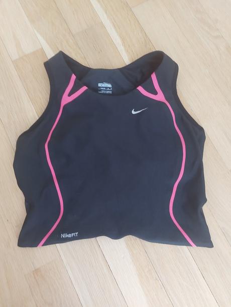 Športový top nike veľkosť m, nike,m
