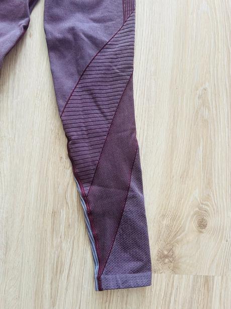 Krásne formujúce legíny značky oysho, pc 40 eur, s